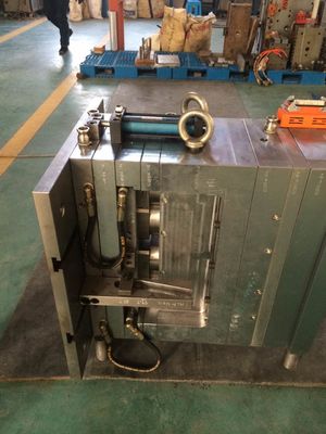 comprar Productos moldeados de plástico preformados de 3 galones, moldeado de plástico personalizado 4 puertas de válvula de cavidad 210 gramos online manufacture