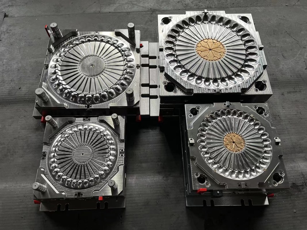 High speed Disposable knife Mould with Hot-Runner For PP/PS 64cavity